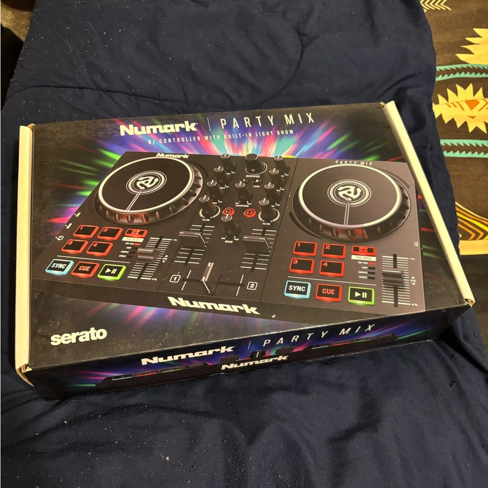 Numark Party Mix DJ Controller